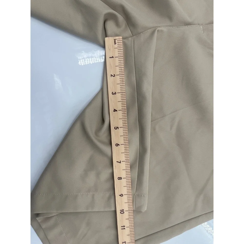 Izod‎ Golf Mens Tan Khaki Flat Front Performance Shorts Size 34